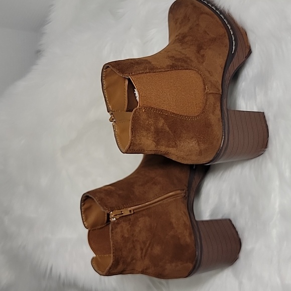 Pierre Dumas Sonata Boot in Chestnut Round Toe Block Wood Heel 8.5 - Picture 6 of 13